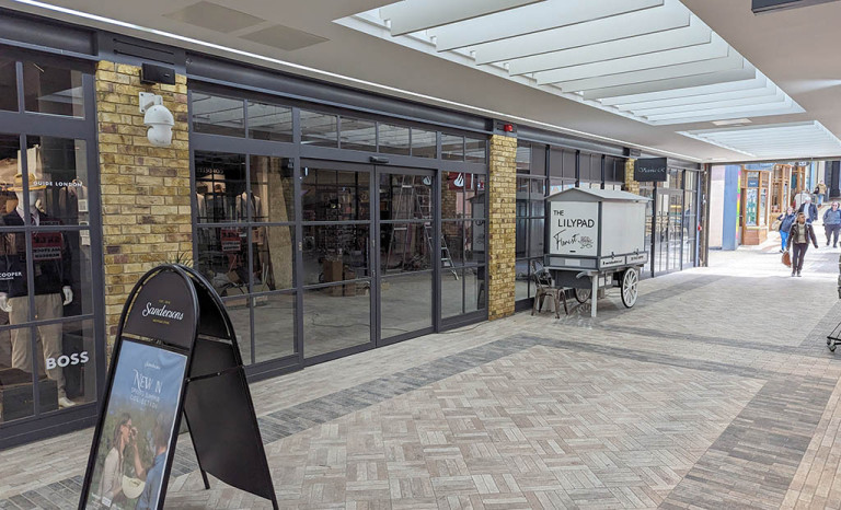 Fashion retailer Peacocks recruiting staff for new Stroud store