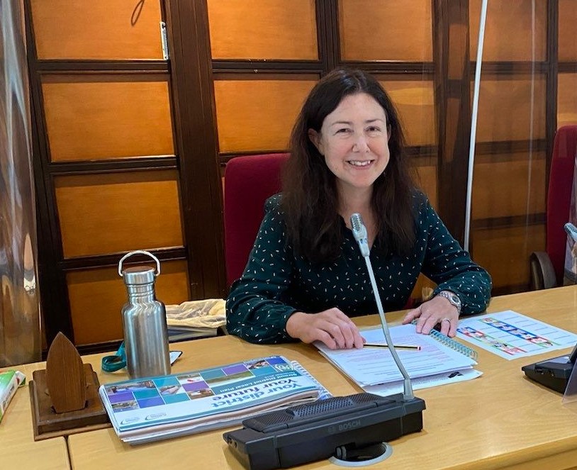 9 chloe chairing Env Committee | Women in power in local politics 