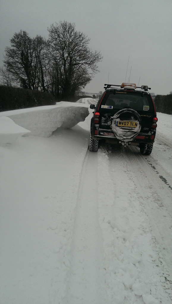Gloucestershire & Worcestershire 4x4 Response is urgently looking to increase the number of volunteer controllers and response drivers. Snow4 | Gloucestershire & Worcestershire 4x4 Response needs you