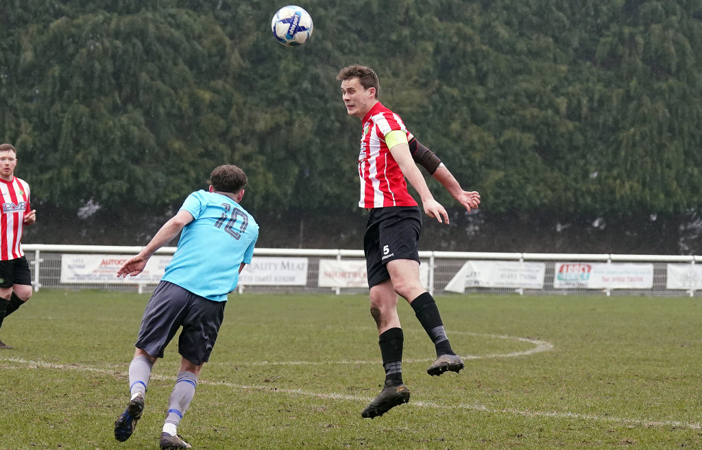Hellenic League Division One West DSC08842 2 | Gayner hits four and Bradshaw bags hat-trick as play-off hopefuls Wood give Wellington the boot