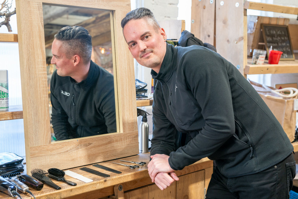 A Stroud barber is championing his own ‘pay what you can’ offer to help people during the cost of living crisis. Mobile barber 1 | Cutting it: barber offers a ‘pay what you can’ service