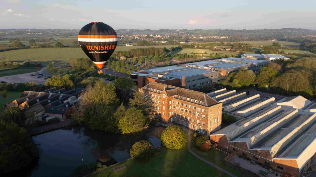 The global leader in precision engineering, Renishaw, is continuing its commitment to inclusivity by supporting the launch of a new accessible hot air balloon, G-MEAS. Hot air ballooning is an exhilarating experience, but for many people with mobility challenges, it has been out of reach. REC937 Image 1 | Renishaw partners with Exclusive Ballooning to launch new accessible hot air balloon